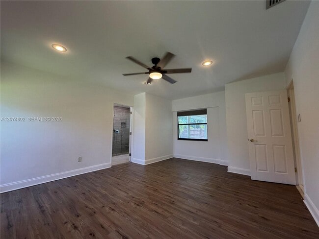 Building Photo - 20888 Sugarloaf Ln