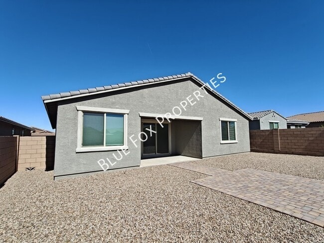 Building Photo - 5525 W Lazy Farm Dr