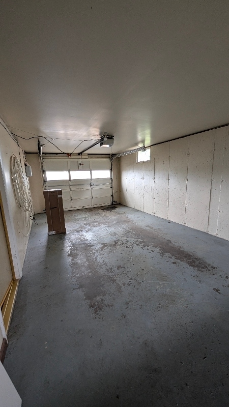 Building Photo - 1408-1402 2nd West Hill Dr