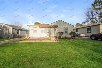 Building Photo - 1612 Thompson Dr