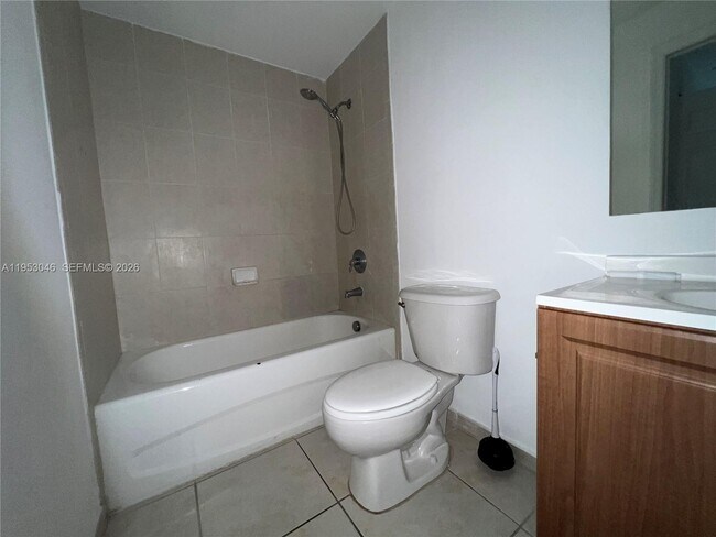 Building Photo - 7290 NW 114th Ave