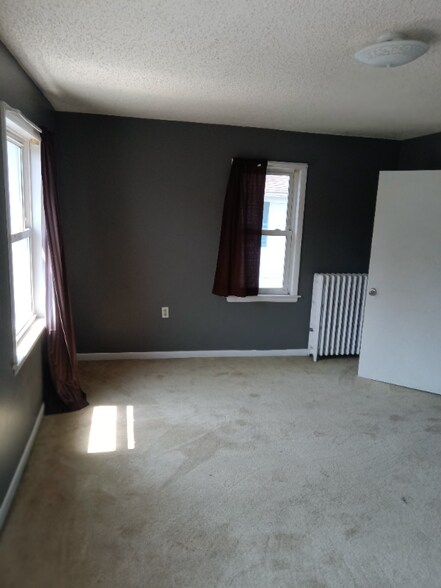 Building Photo - 408 Willow Ave