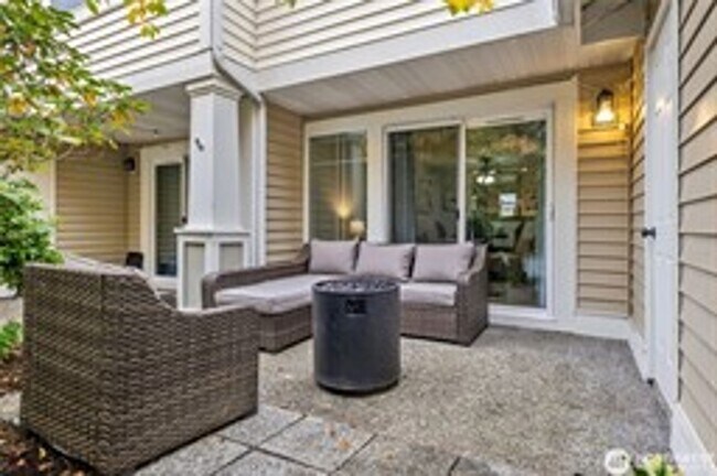 Building Photo - 2Bd/2.5Ba Kent Condo