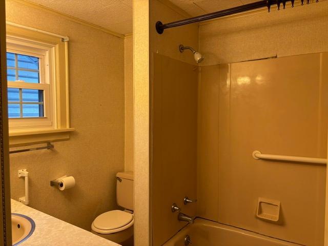 Building Photo - 122 E 25th Ave