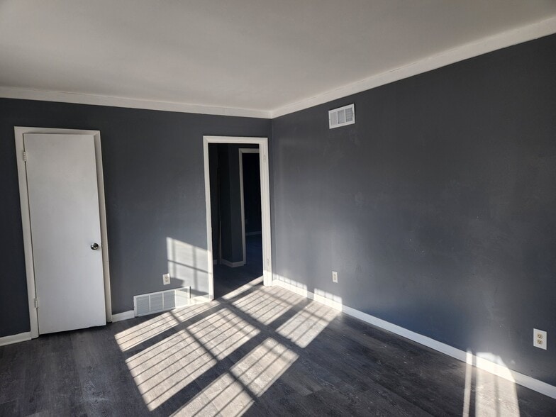 Building Photo - 3580 Gowan Dr
