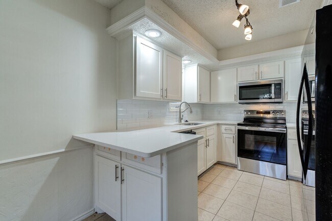 Building Photo - Frenship 2 Story Home