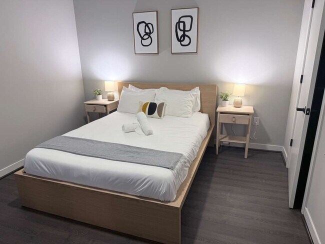 Building Photo - 1122 N Hudson St