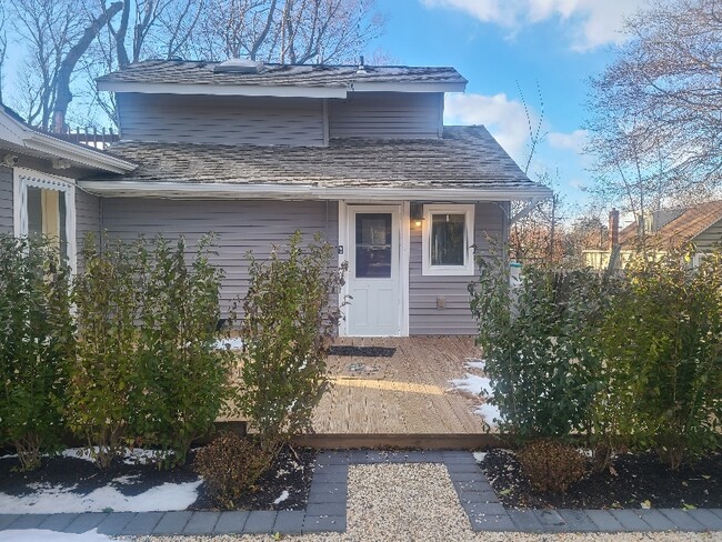 Building Photo - 16 Queen Rd