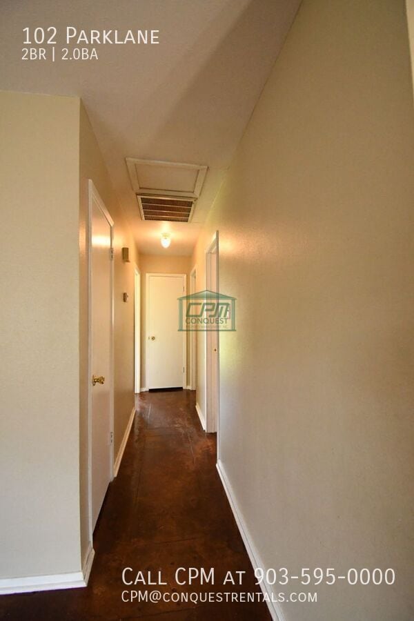 Building Photo - 102 Parklane-