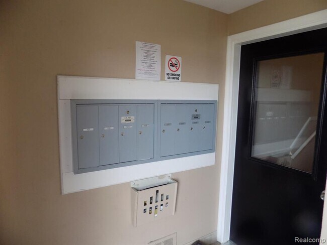 Building Photo - 25863 Woodward Ave