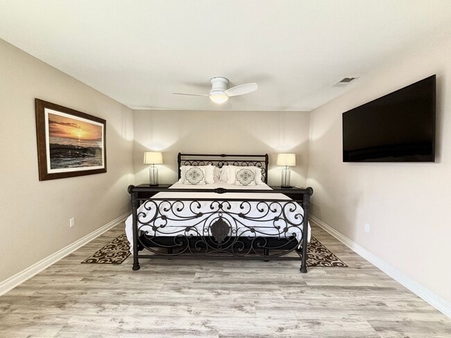 Building Photo - Oxnard | 3 Bed 2.5 Bath | Harborfront Have...