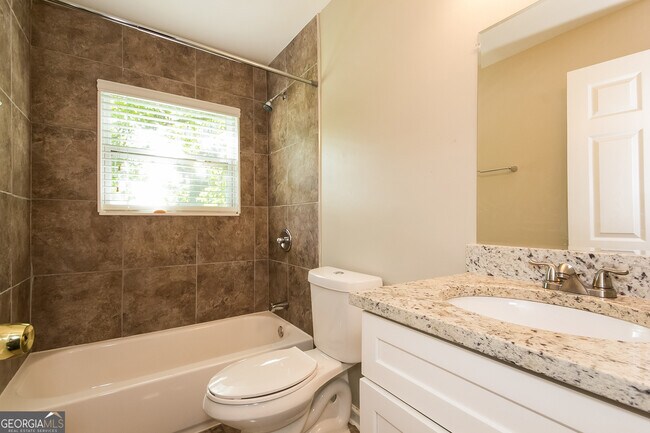 Building Photo - 3510 Ingledale Dr SW