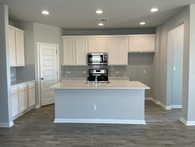 Building Photo - 1517 Whippletree Trl