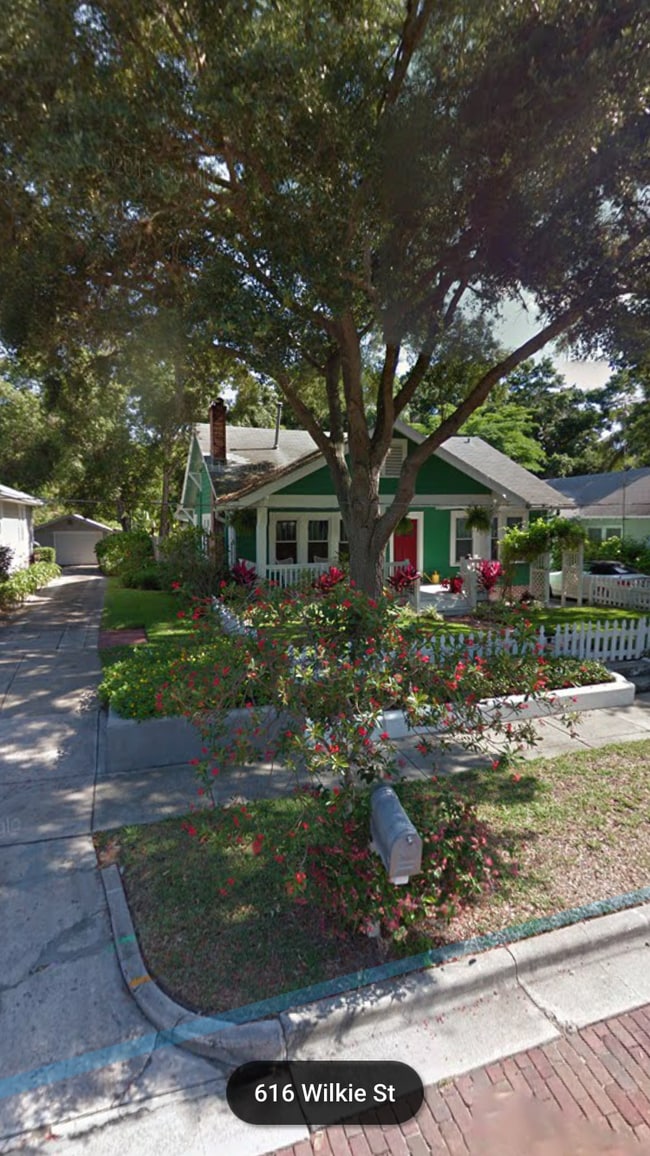 Primary Photo - 616 Wilkie St