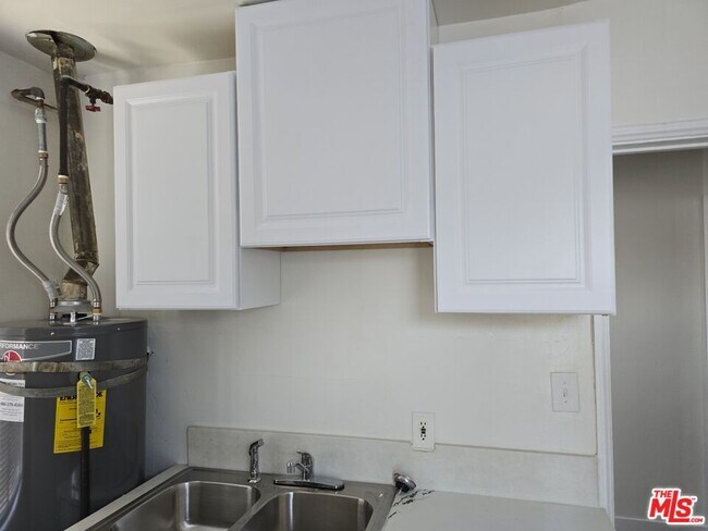 Building Photo - 2190 W 26th Pl