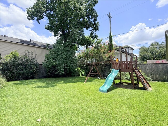 Building Photo - 5019 Yarwell Dr