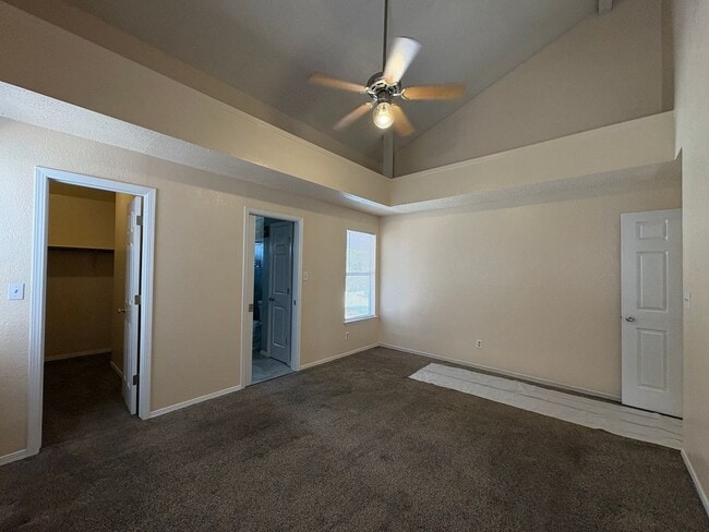 Building Photo - WEST SIDE HOME FOR RENT