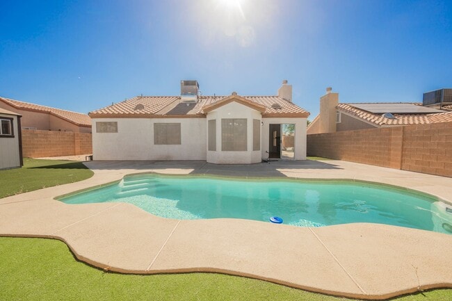 Building Photo - Henderson Single Story with Private Pool and RV Gate