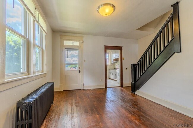 Building Photo - 222 Strayer St