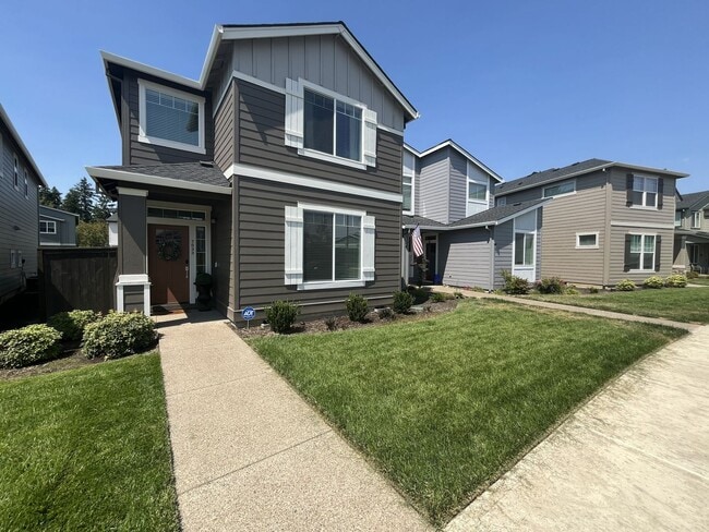 Building Photo - New Hillsboro Home with Open Living, Large Kitchen, Loft Space & Attached Garage