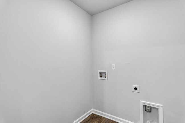 Building Photo - Beautiful 3 bedroom/3 bathroom two story home available in Cane Bay!
