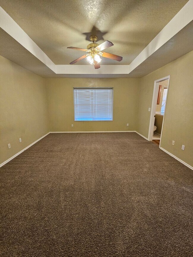 Building Photo - (3) Bed/(2) Bath in West Norman! Avail NOW!