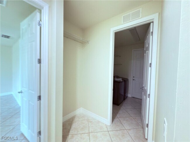 Building Photo - 4954 Iron Horse Way