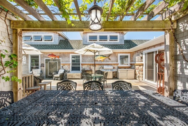 Building Photo - 6 White Ln