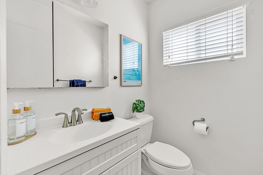 Building Photo - 15006 Burin Ave