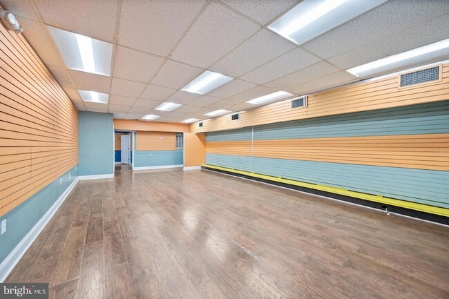 Building Photo - 807 Eastern Blvd