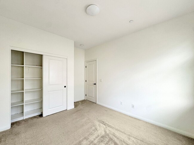 Building Photo - Beautiful 3B/2.5BA Townhome in 4S Ranch!