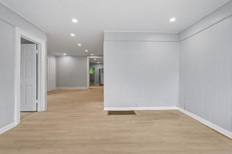 Building Photo - 372 9th St