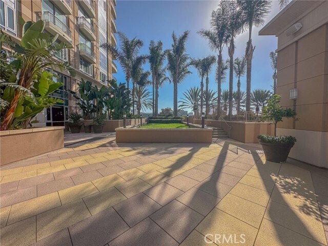 Building Photo - 5068 Scholarship