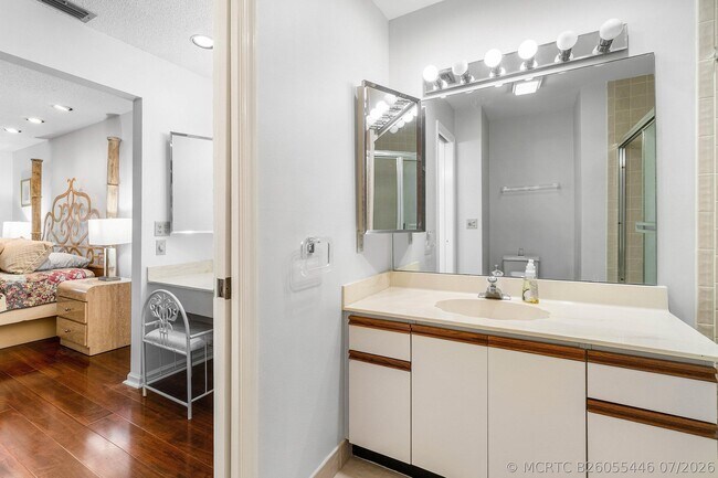 Building Photo - 10137 Mangrove Dr