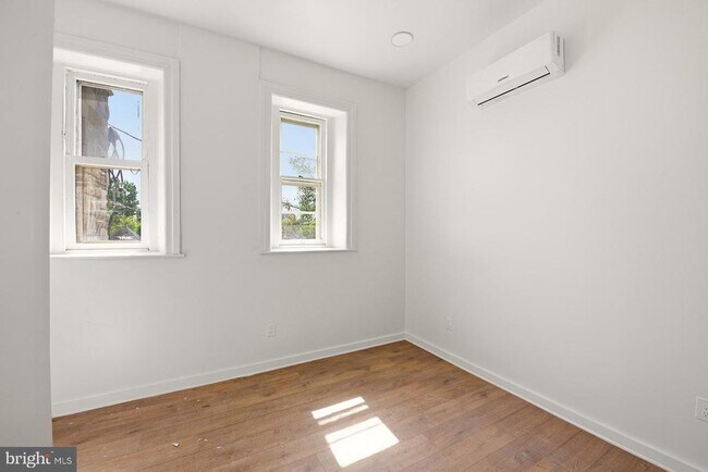 Building Photo - 6012 Ridge Ave
