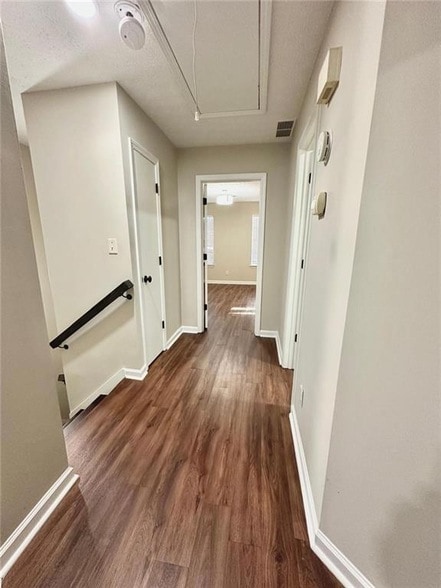 Building Photo - 6372 Wedgeview Dr