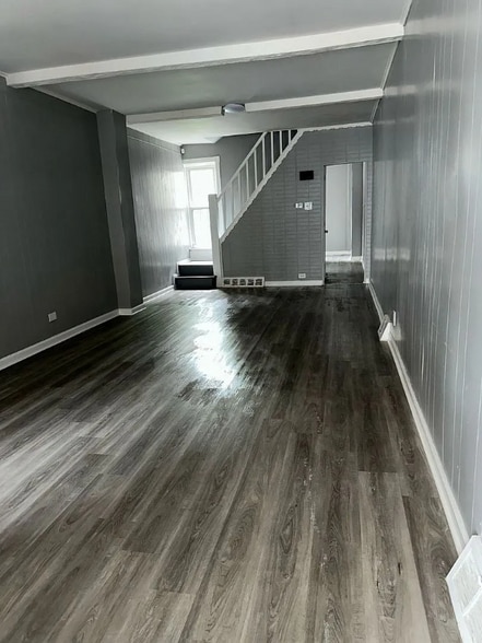 Building Photo - 828 Beatty St