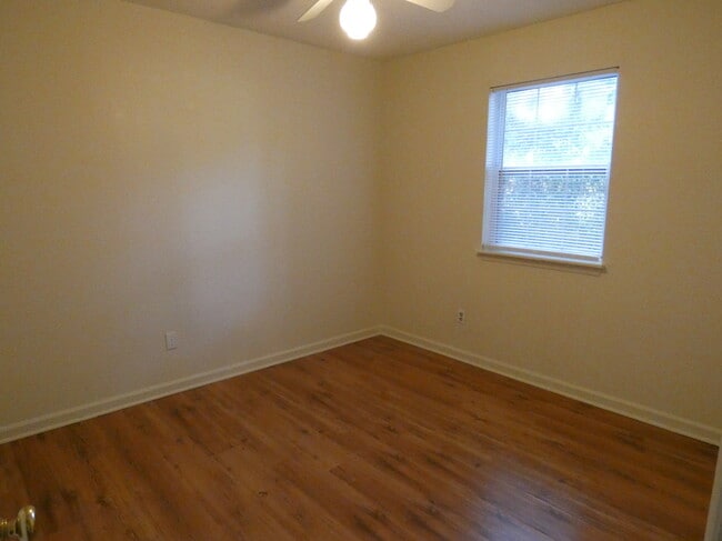 Building Photo - 3113 Olde Birch Dr