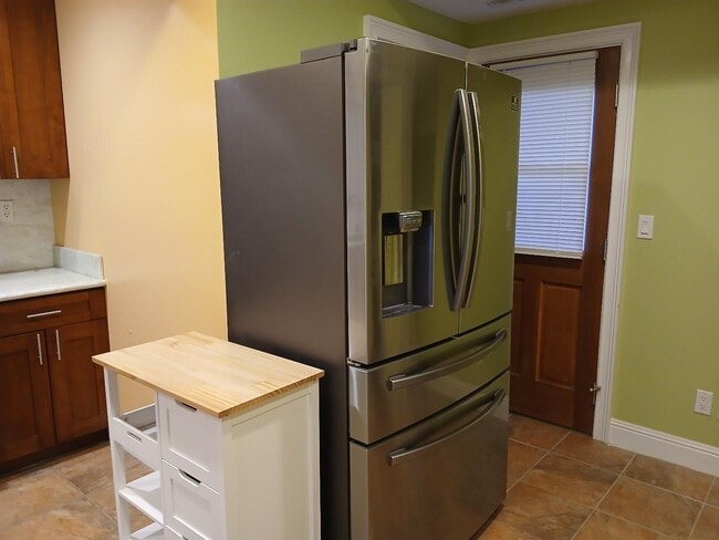 Building Photo - 421 Columbus St