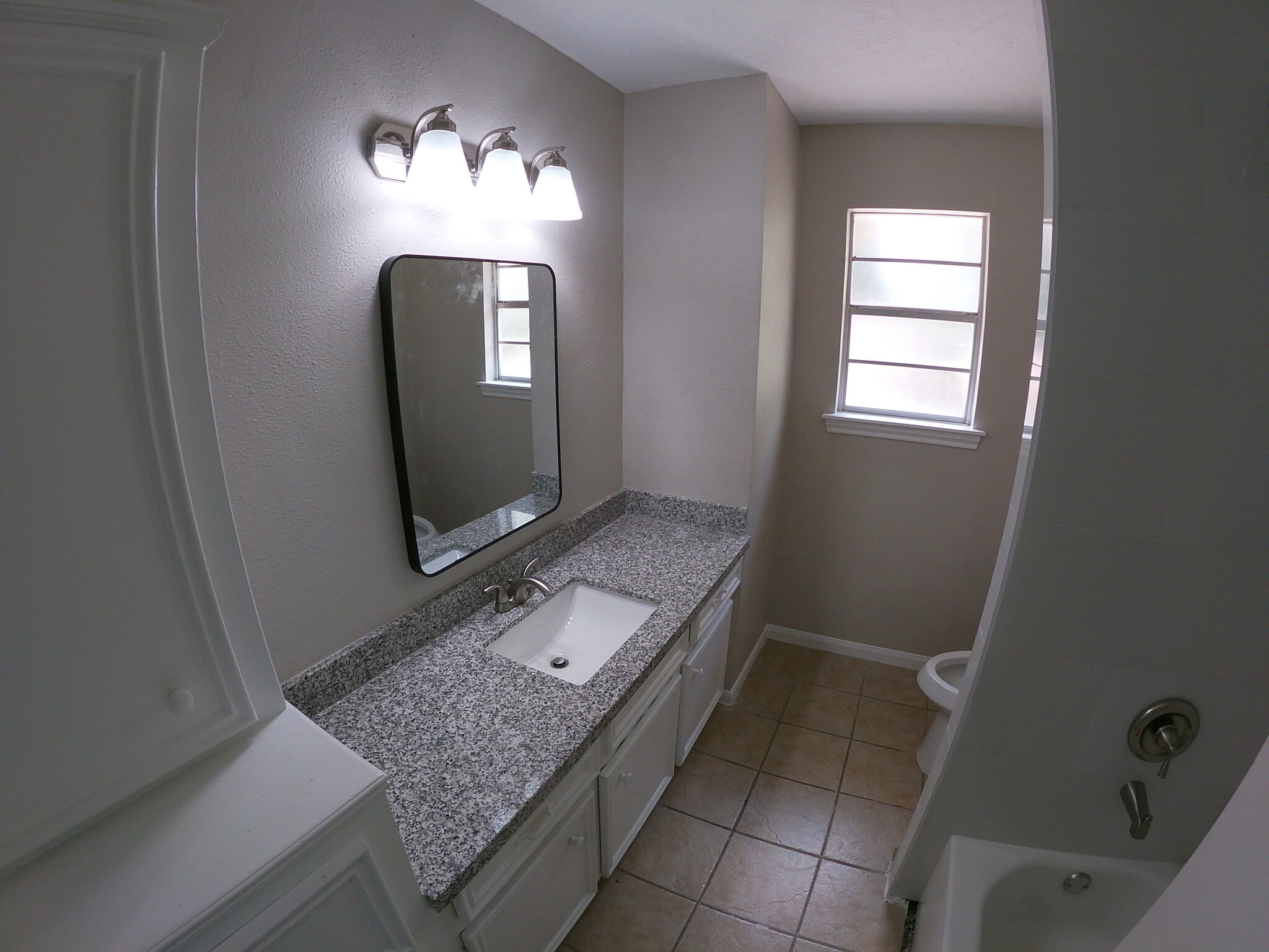 Bath Room - 2614 N Woodloch St