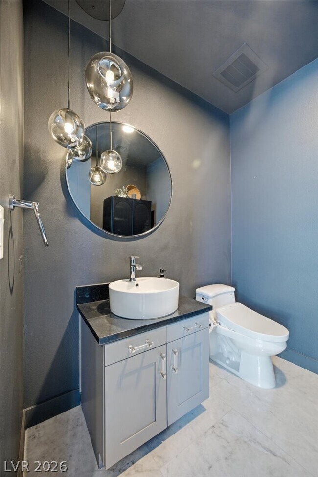 Building Photo - 4575 Dean Martin Dr