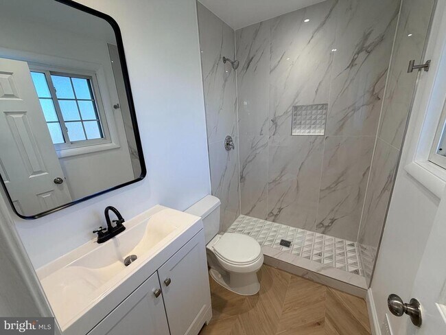 Building Photo - 7815 Bristow Dr