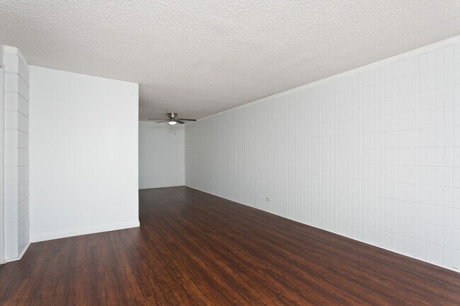 Building Photo - Haiku Hale - 3 bedroom, 2 bathroom, 1 park...