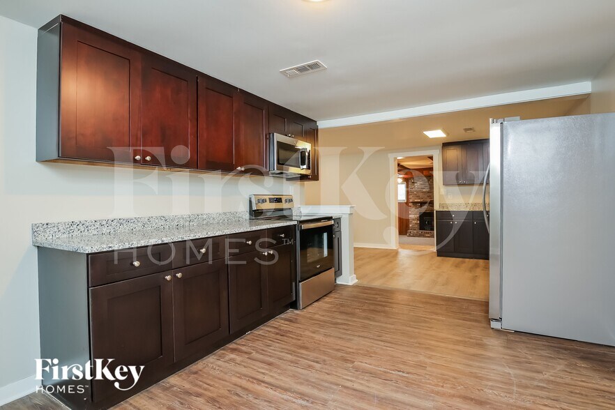 Building Photo - 4715 Glenn St