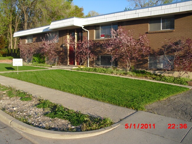 Building Photo - 1786 E Lincoln Ln