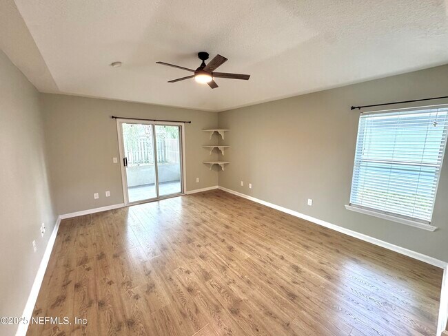 Building Photo - 12850 Chets Creek Dr N