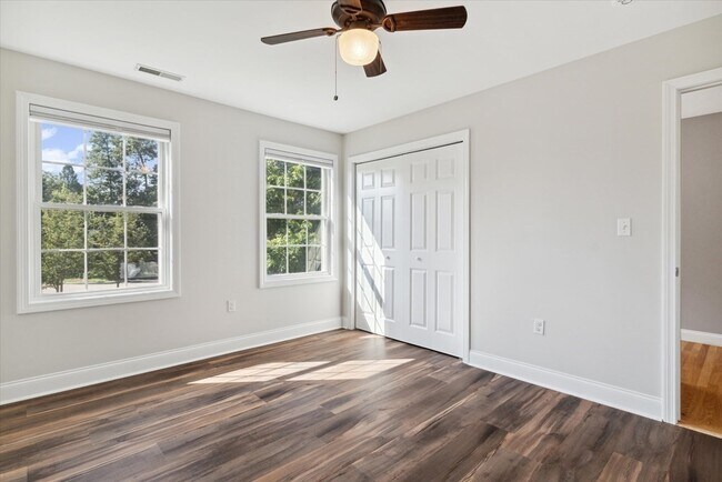 Building Photo - 19 Benjamin Ln