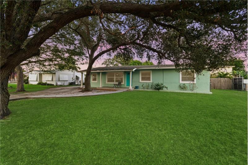 Building Photo - 1424 Willow Rd