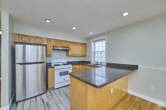Building Photo - 157 Fuller St