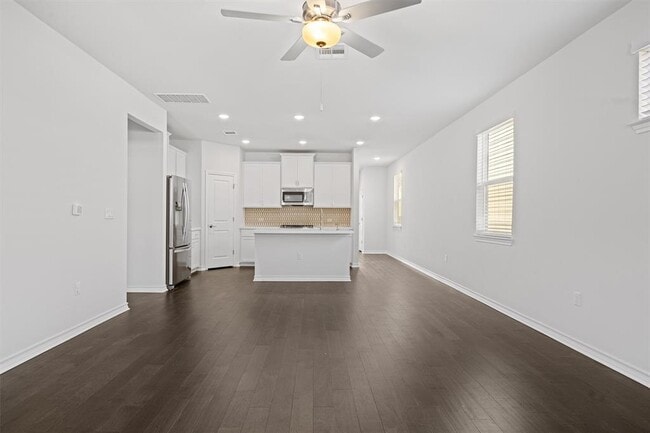 Building Photo - 15604 Ellinger Dr